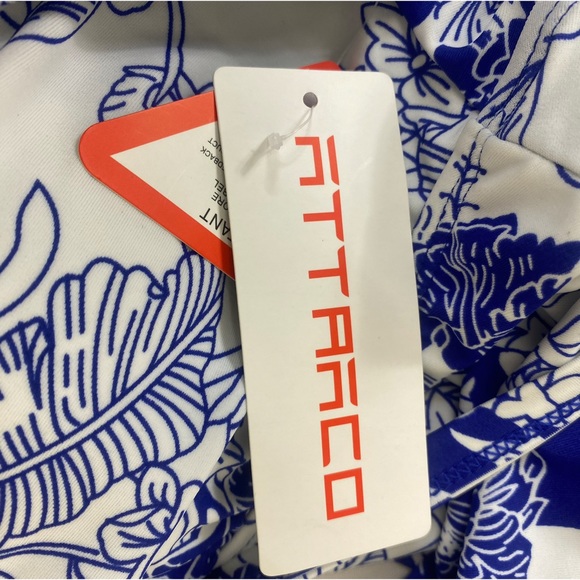 NWT Attracto Blue White Tankini Top 10 Adjustable Strap Tie Detail Floral - Picture 8 of 8
